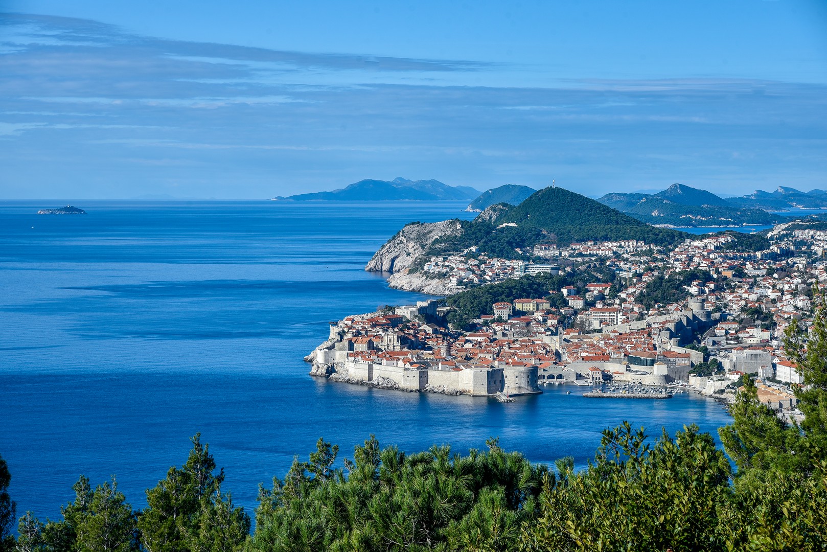 catamaran-sailing-dubrovnik-soul-of-croatia-tour