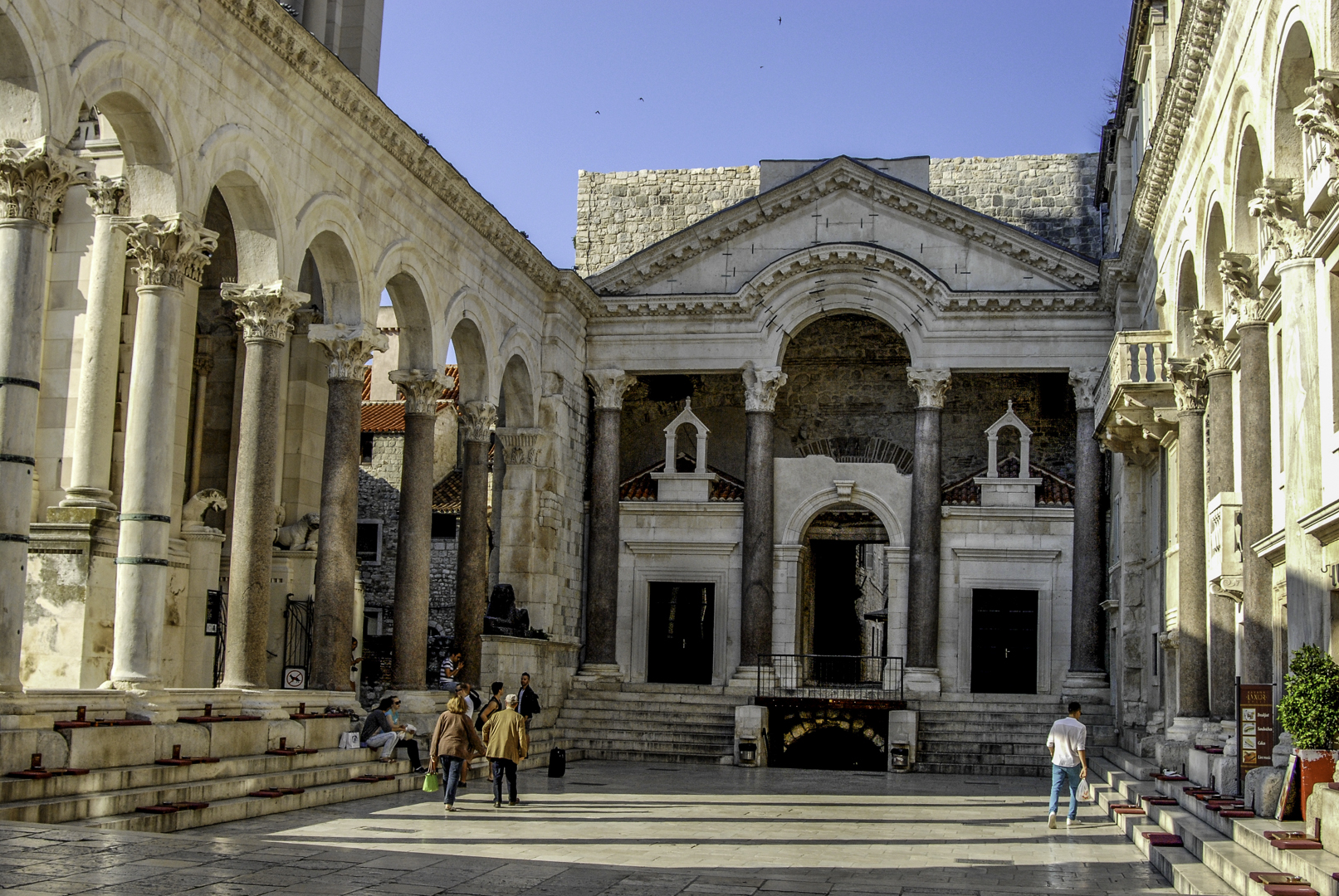 split-diocletians-palace-soul-of-croatia-tours